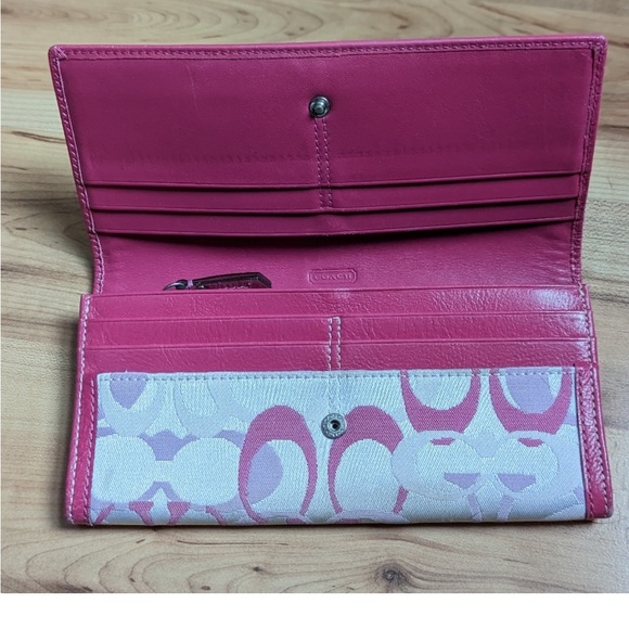Coach Wallet - Picture 3 of 3